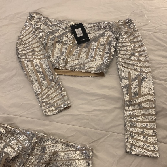 Two piece outfit. - Picture 3 of 4